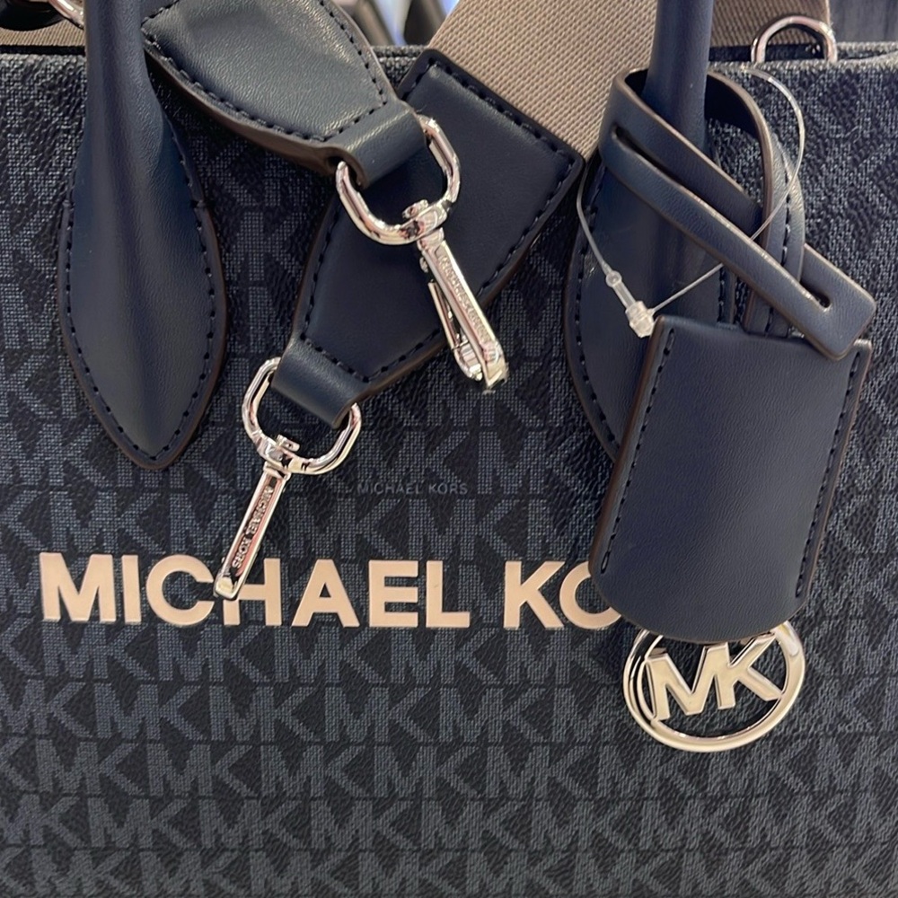 Michael Kors Mirella Small Signature Logo Crossbody Bag
Admiral 
NWT - Picture 6 of 16